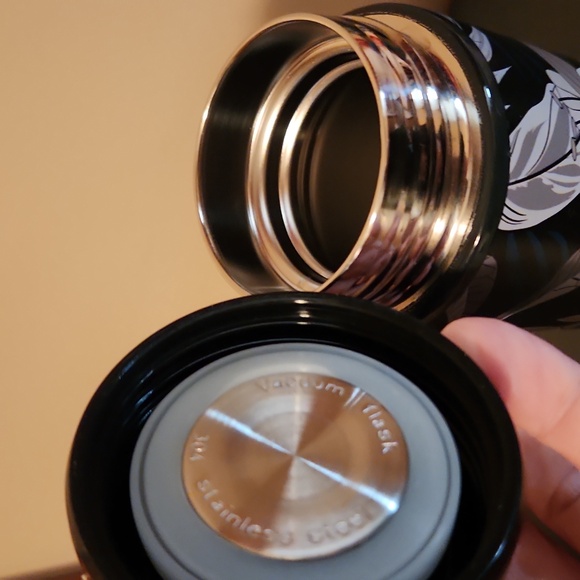 Lug Black and White Floral Thermos/water Bottle - Picture 6 of 10